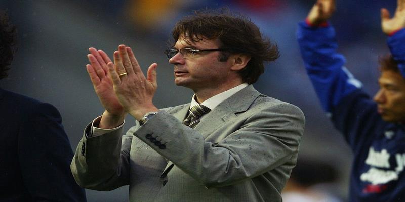 Biệt danh "Phù thuỷ trắng" của HLV Philippe Troussier