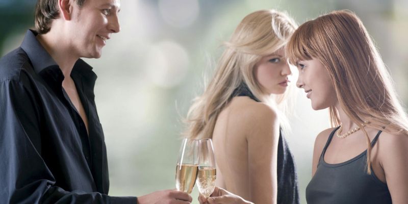 Giải mã giấc mơ chồng ngoại tình, may mắn hay xui xẻo? 2 Mơ chồng ngoại tình với chị em